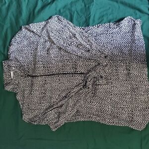 Reitmans Ladies Patterned top size large